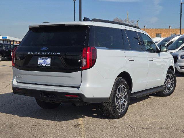 Certified 2025 Ford Expedition Active AWD/4WD image 13