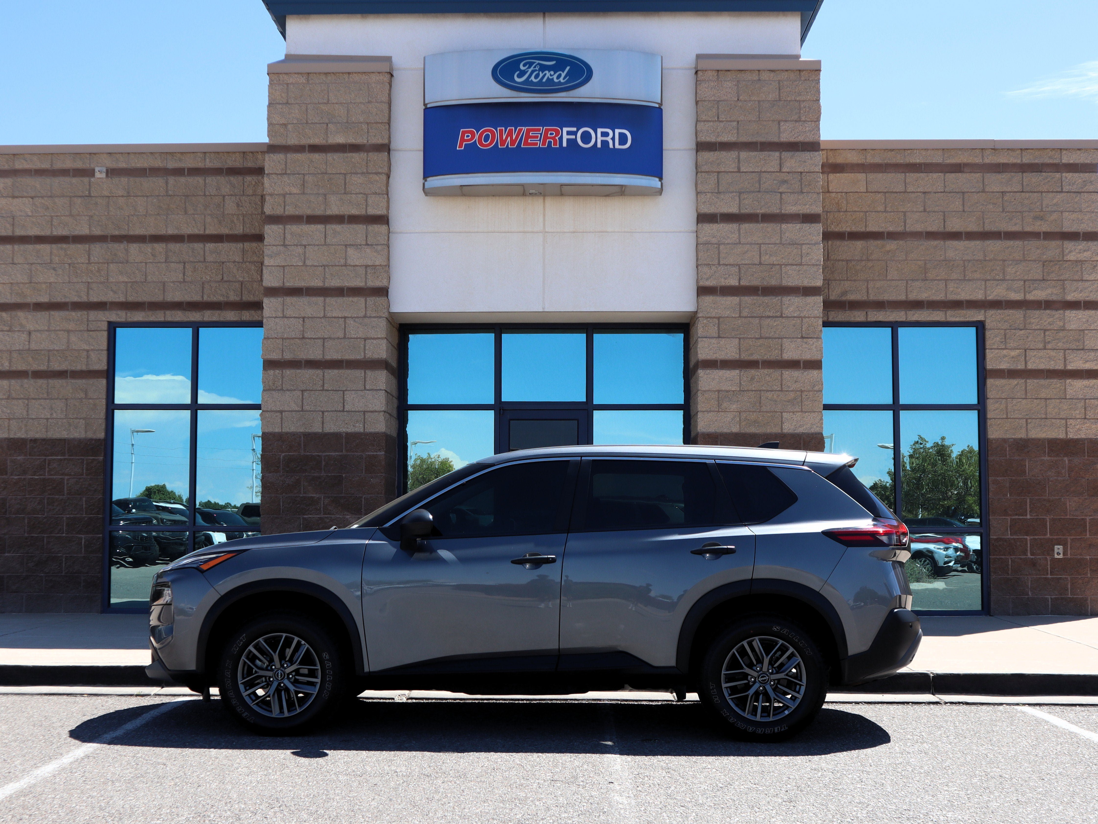 Used 2023 Nissan Rogue S AWD/4WD image 9