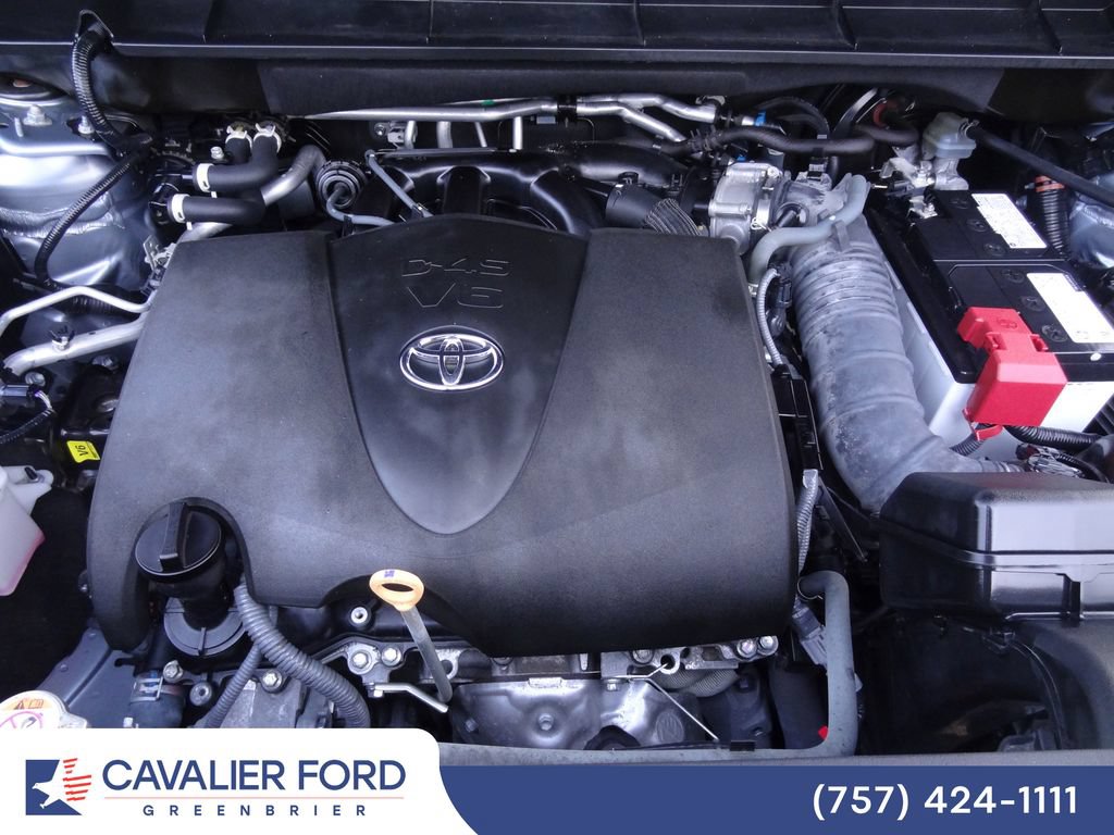 Used 2022 Toyota Highlander XLE AWD/4WD image 40