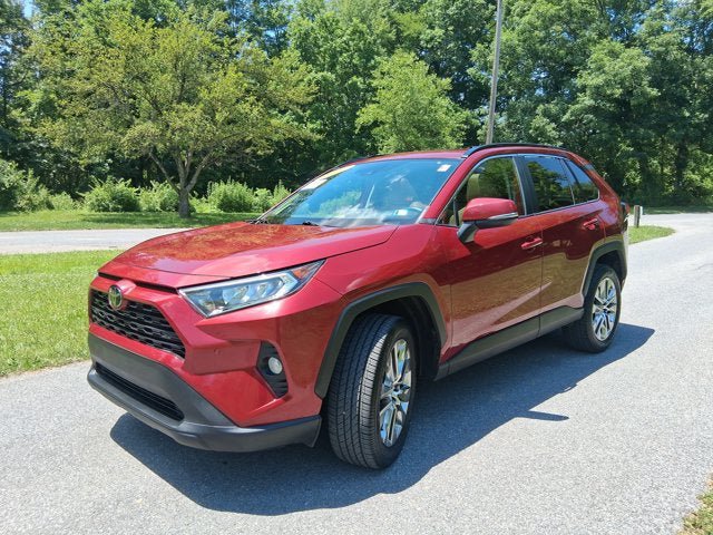 Used 2021 Toyota RAV4 XLE Premium AWD/4WD image 3