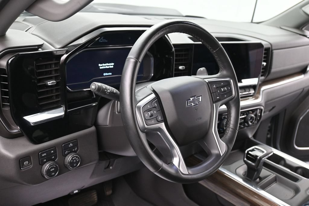 Used 2024 Chevrolet Silverado 1500 LT Trail Boss w/ Convenience Package II AWD/4WD image 17