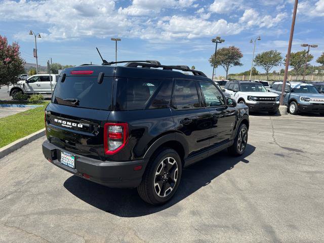 Certified 2023 Ford Bronco Sport Outer Banks w/ Tech Package AWD/4WD image 3
