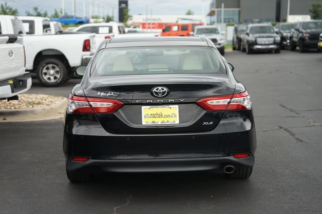 Used 2018 Toyota Camry XLE FWD image 7