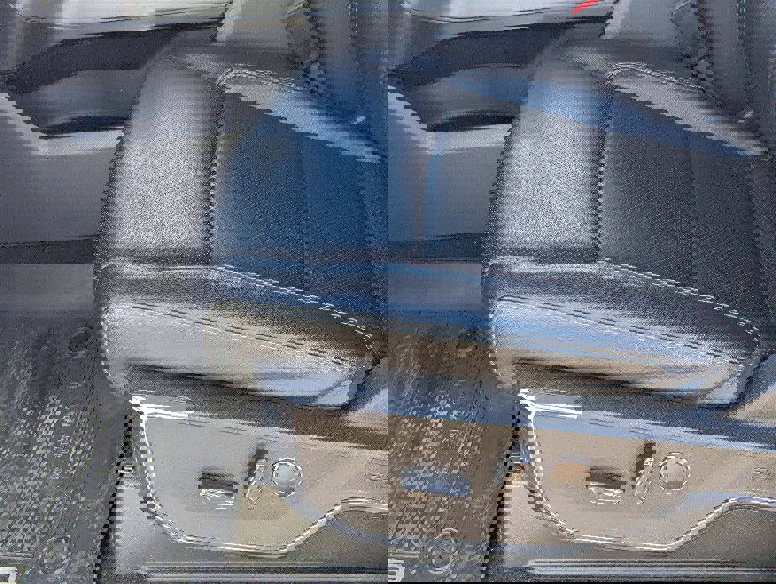 Certified 2023 Ford F150 Lariat w/ Equipment Group 502A High image 29