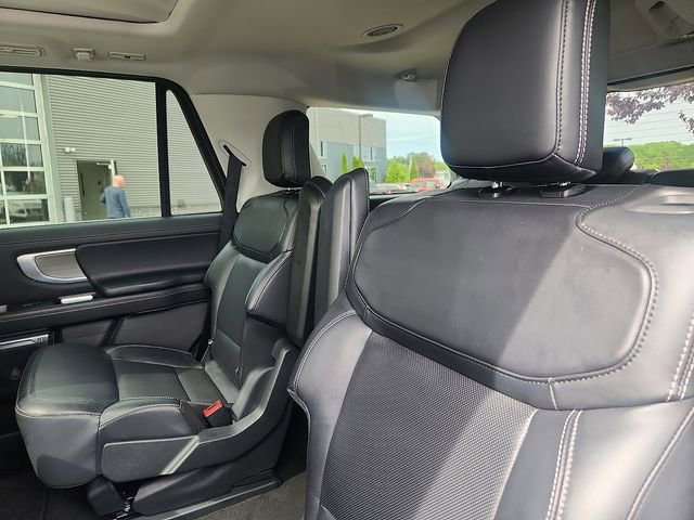 Certified 2025 Ford Expedition Platinum AWD/4WD image 24