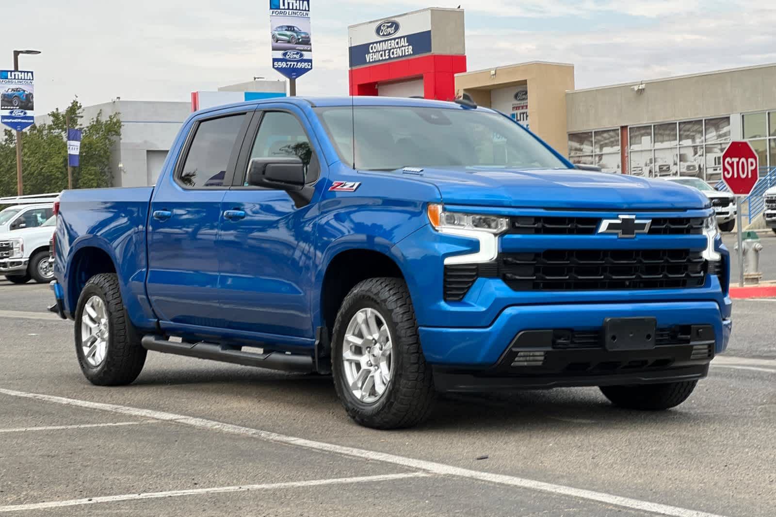 Used 2023 Chevrolet Silverado 1500 RST w/ Z71 Off-Road Package AWD/4WD image 10