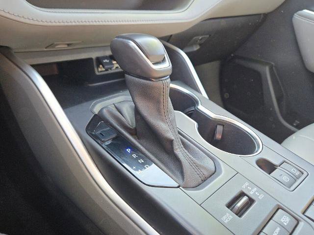 Used 2021 Toyota Highlander XLE image 29