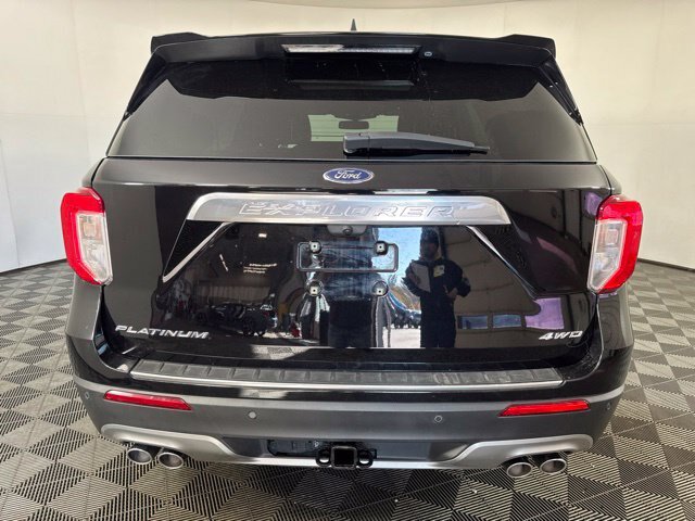 Certified 2023 Ford Explorer Platinum w/ Technology Package AWD/4WD image 25