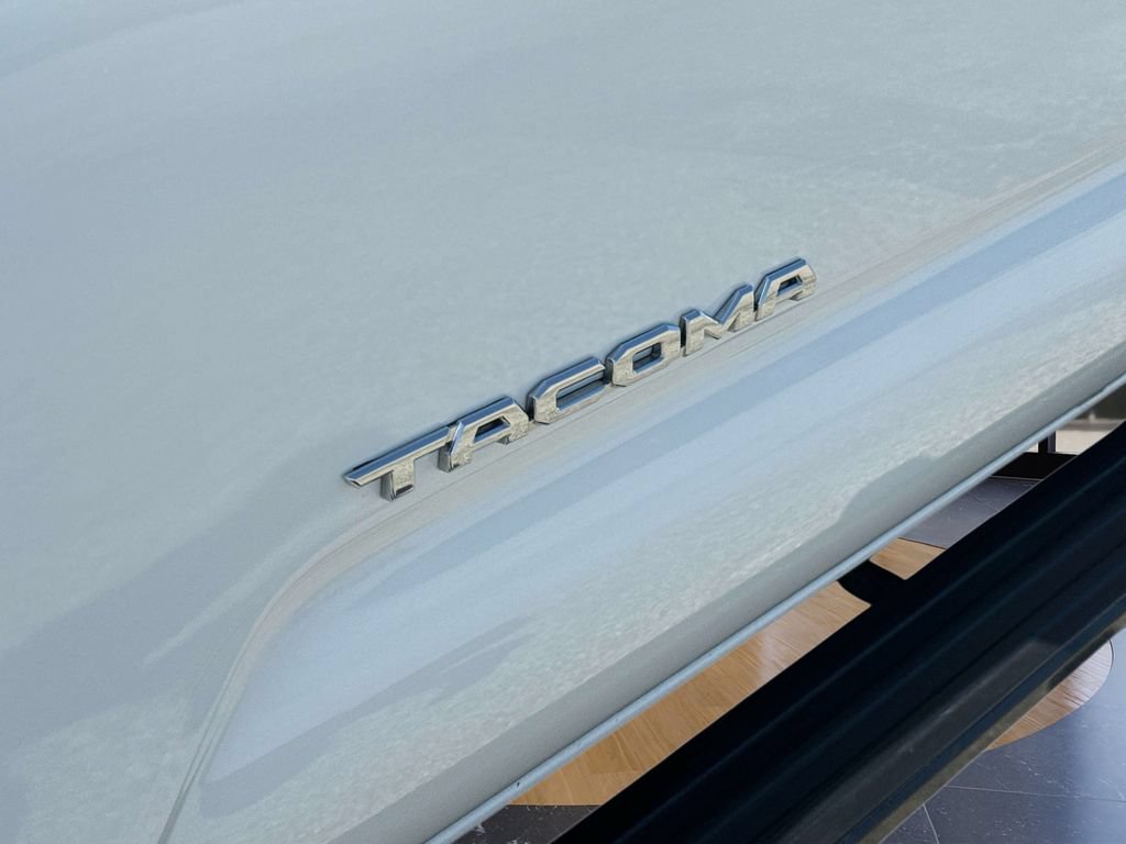 Used 2022 Toyota Tacoma TRD Sport RWD image 9