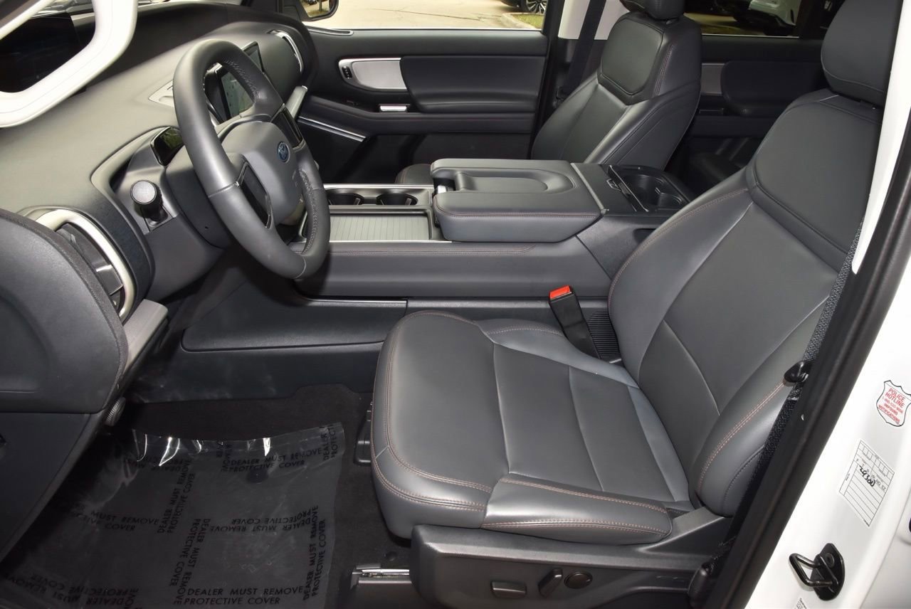 Certified 2025 Ford Expedition Active AWD/4WD image 14