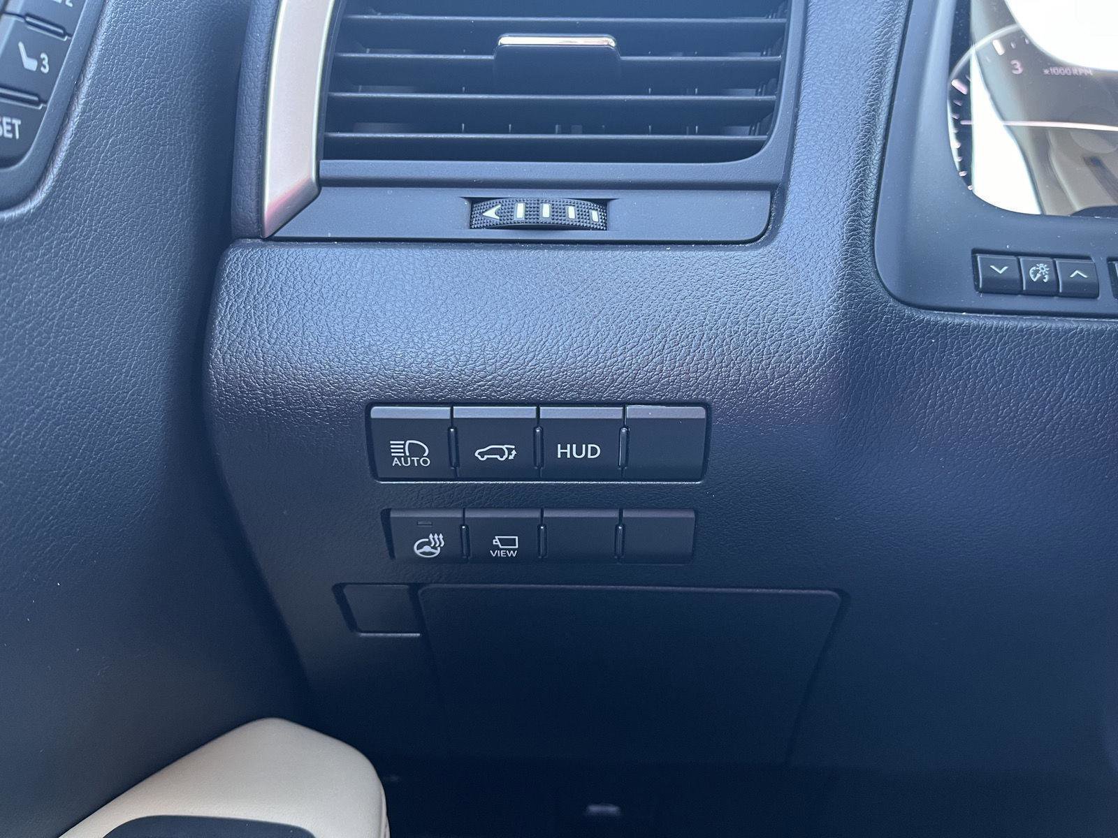 Used 2022 Lexus RX 350L Luxury image 16