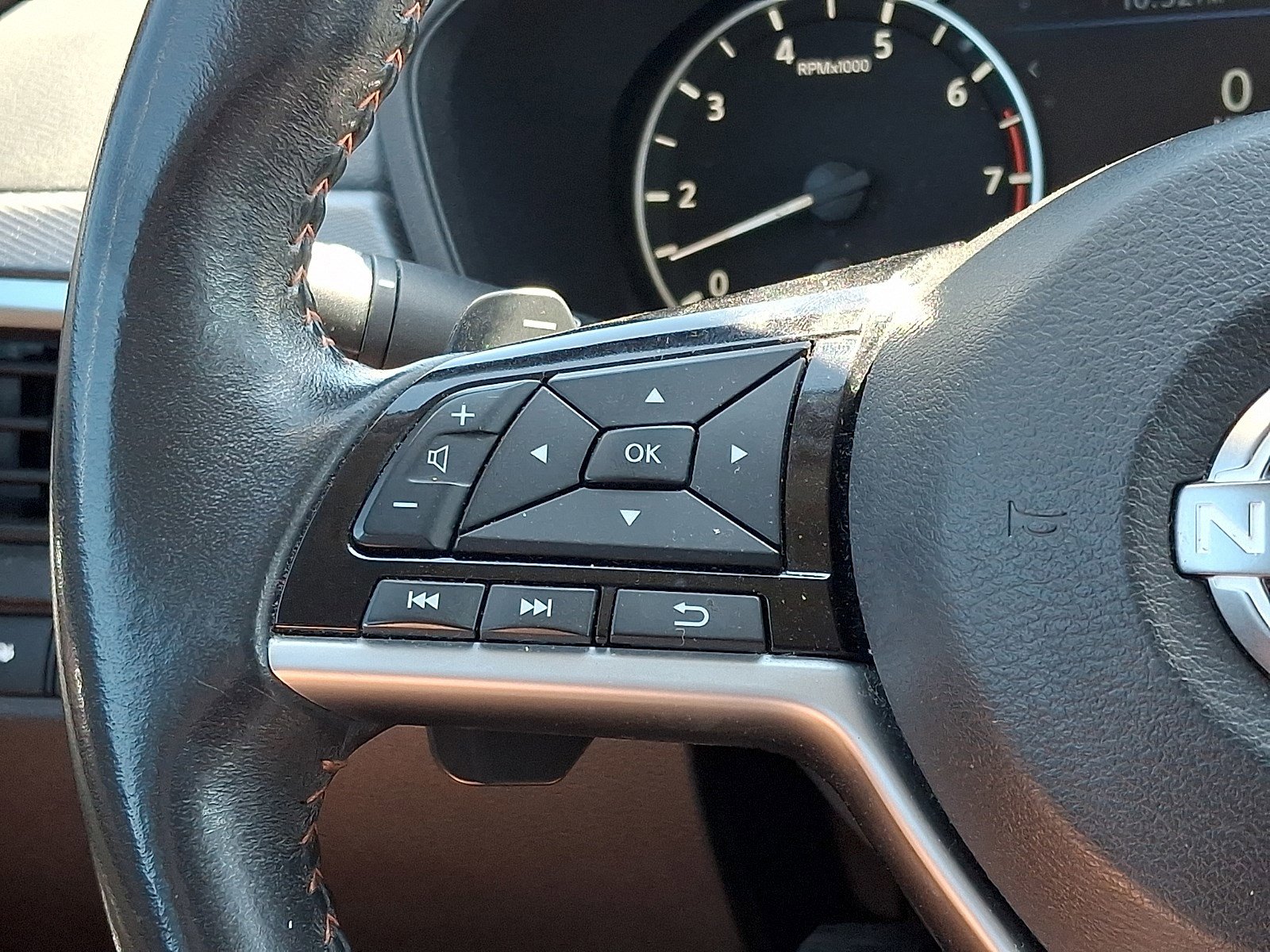 Used 2024 Nissan Altima 2.5 SR FWD image 19