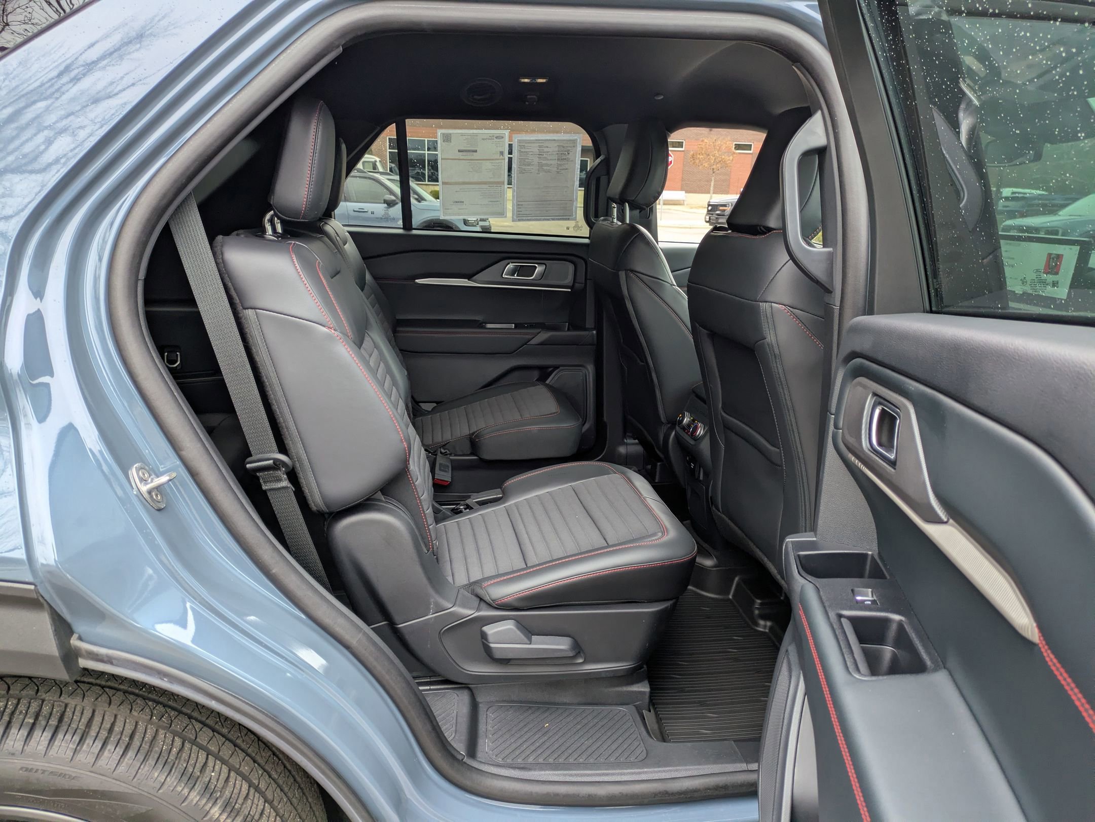 Certified 2025 Ford Explorer ST-Line w/ Premium Package image 36