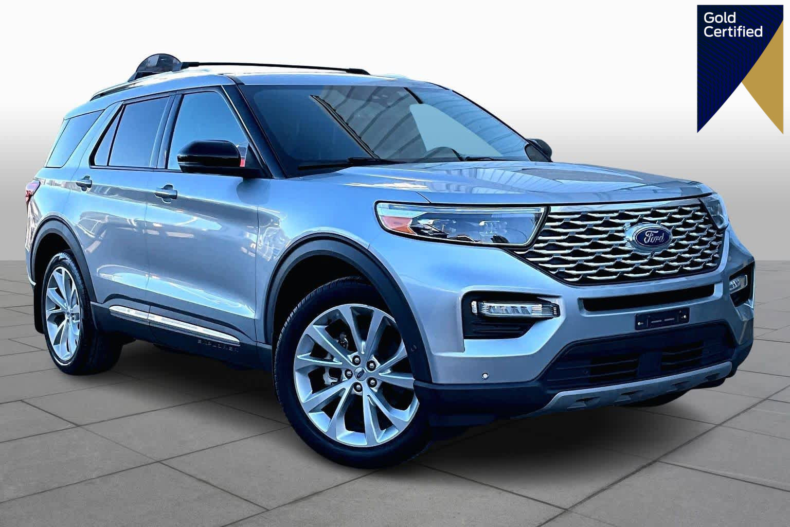 Certified 2022 Ford Explorer Platinum w/ Equipment Group 601A image 1