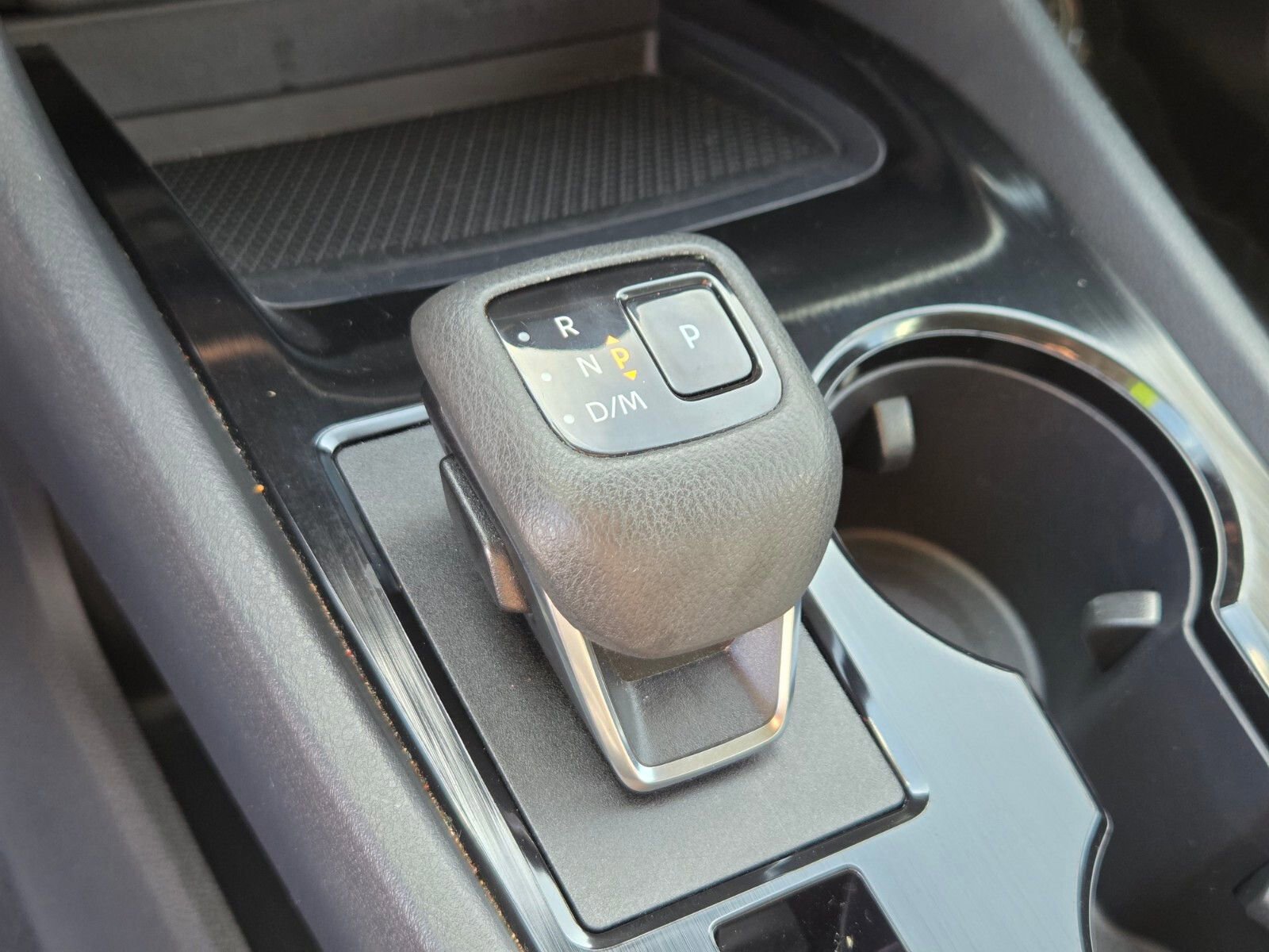 Used 2024 Nissan Rogue SV image 23