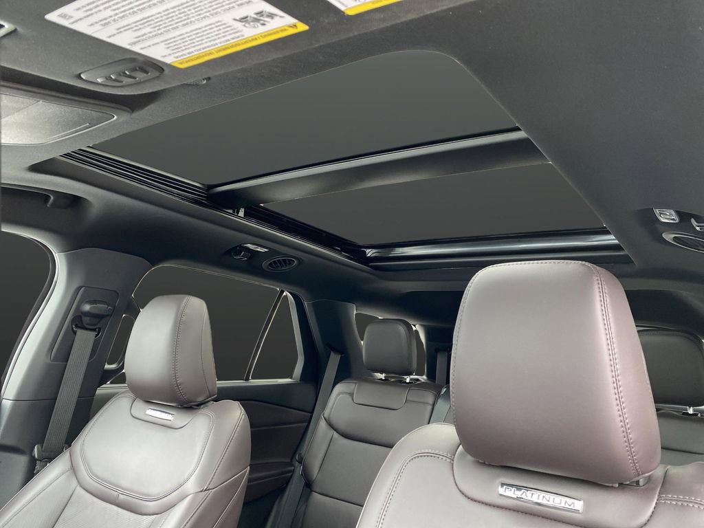 Certified 2025 Ford Explorer Platinum image 8