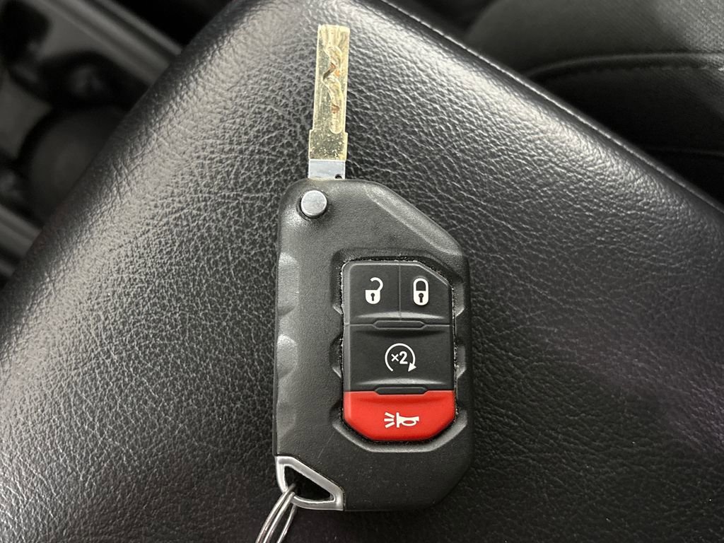 Used 2018 Jeep Wrangler Sport S image 32