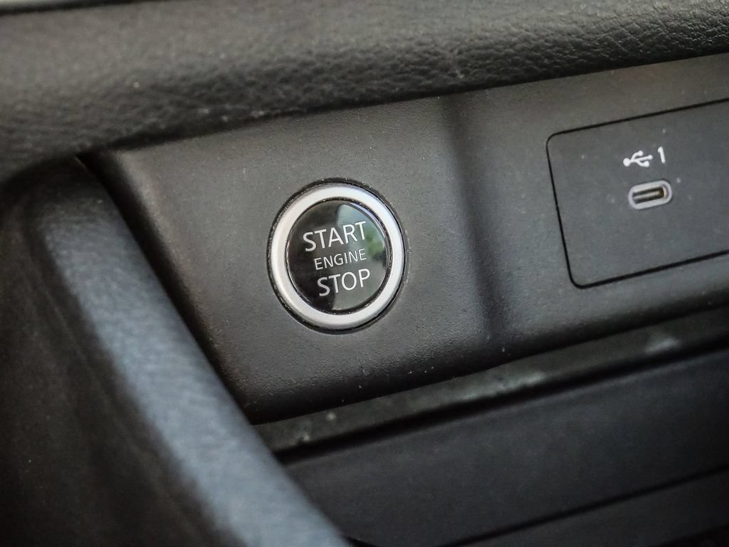 Used 2021 Nissan Rogue SV FWD image 49