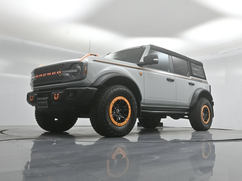 Certified 2023 Ford Bronco Badlands w/ Sasquatch Package AWD/4WD image 44