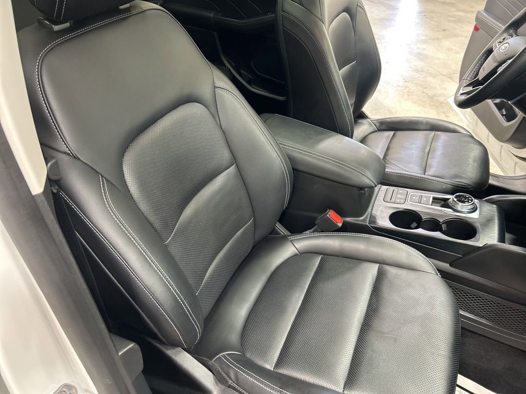 Certified 2022 Ford Escape Titanium image 45