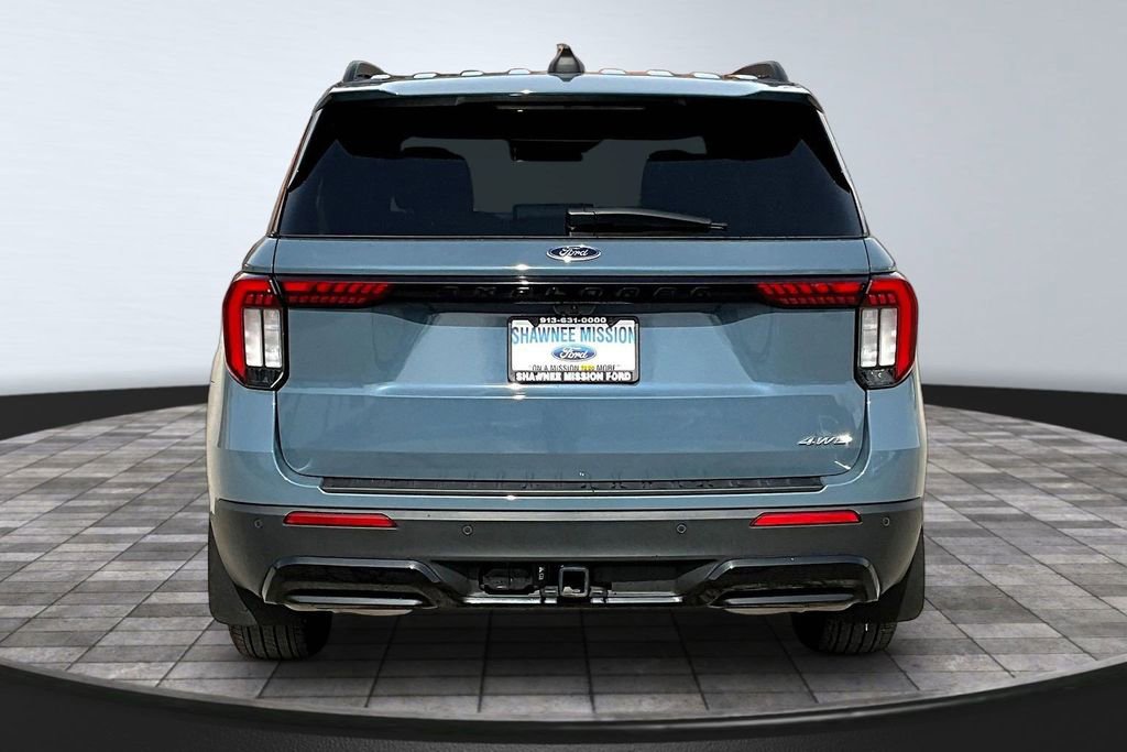 Certified 2025 Ford Explorer ST-Line image 5