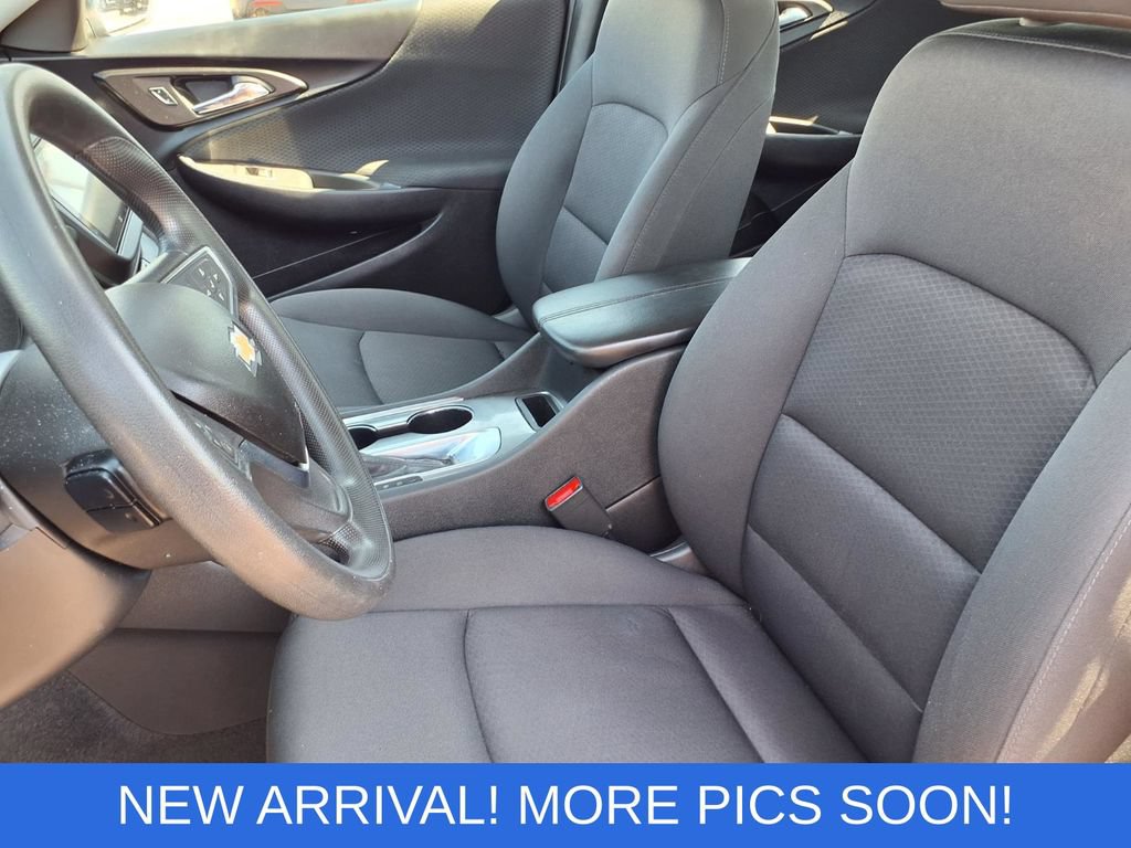 Used 2020 Chevrolet Malibu LT FWD image 3
