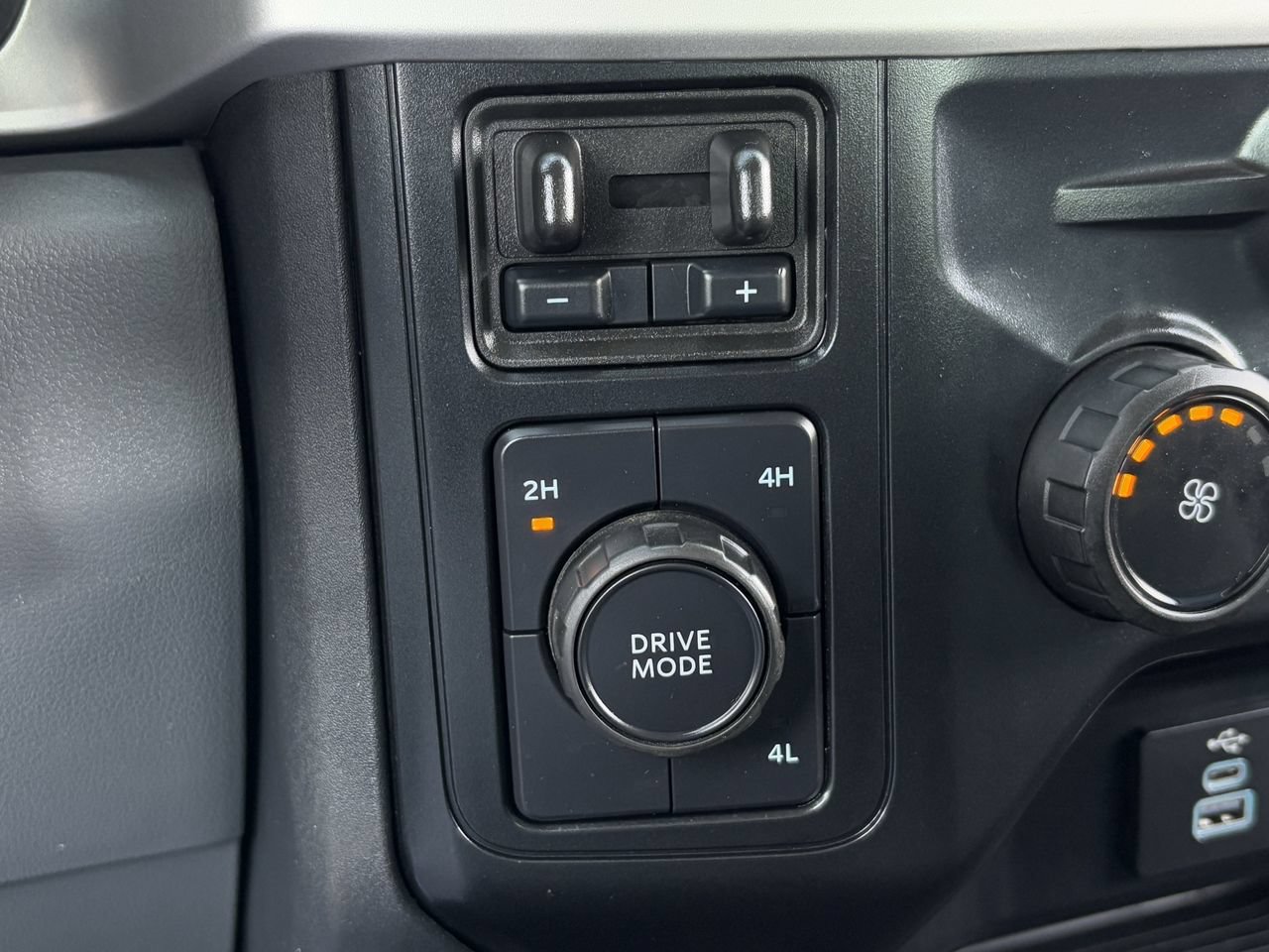Certified 2025 Ford F250 XLT AWD/4WD image 21