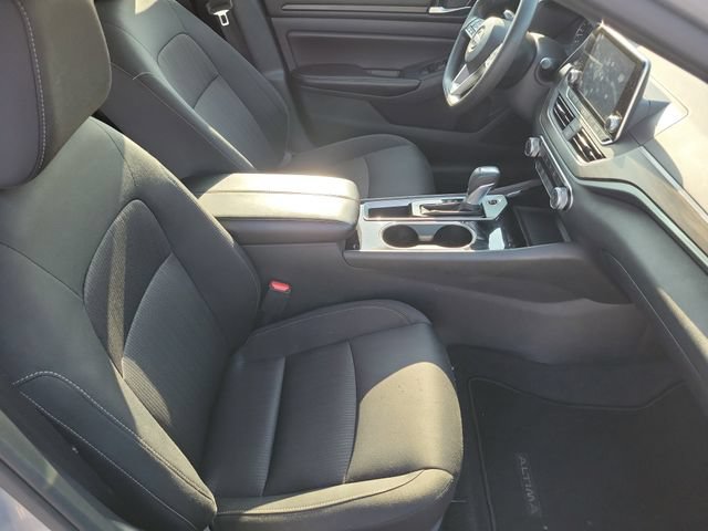 Used 2024 Nissan Altima 2.5 SV FWD image 25