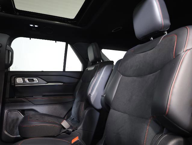 Certified 2025 Ford Explorer ST image 13