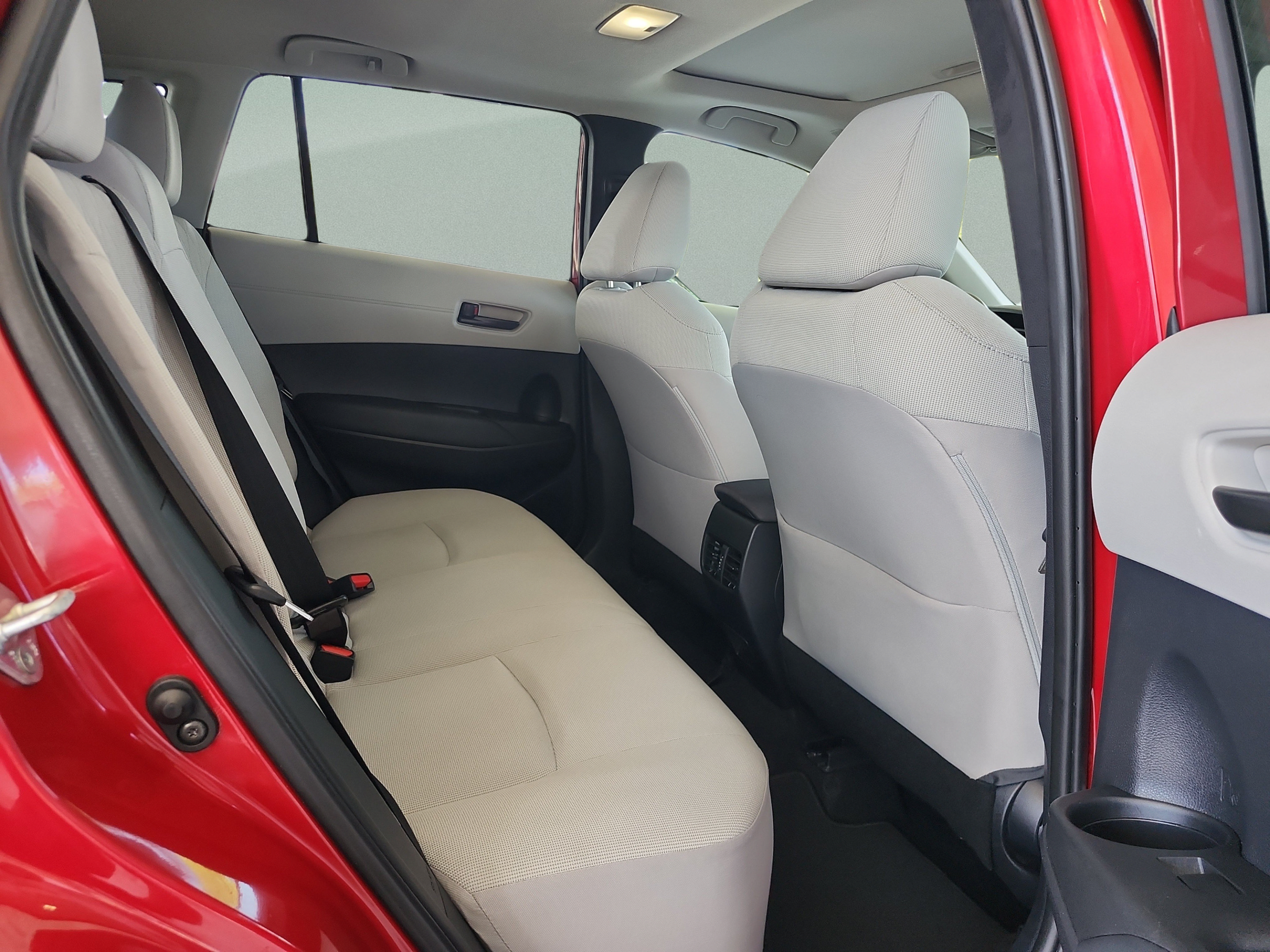 Used 2022 Toyota Corolla Cross LE w/ Moonroof Package FWD image 19