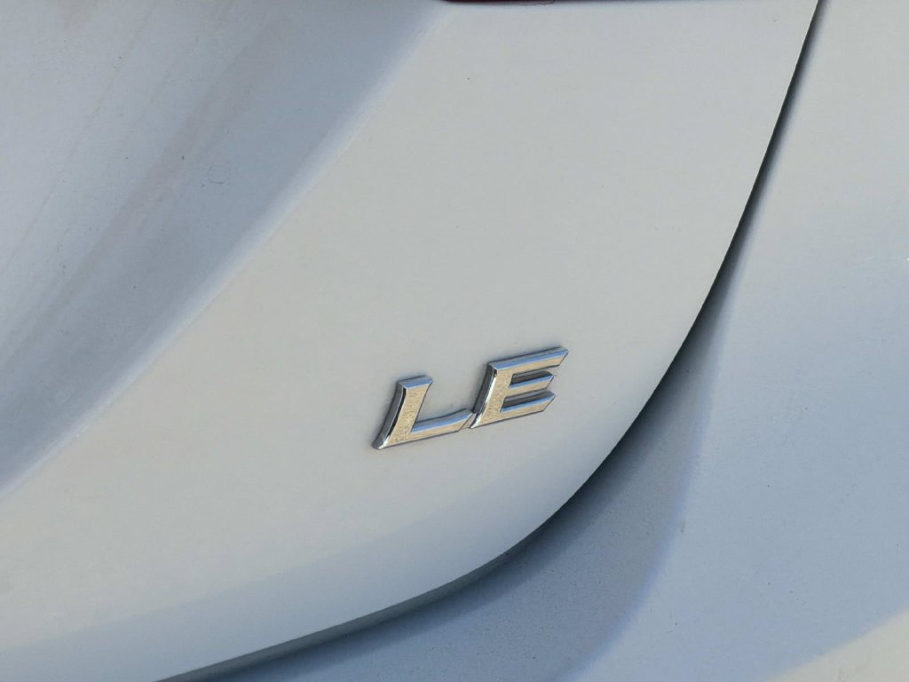 Used 2019 Toyota Camry LE FWD image 9