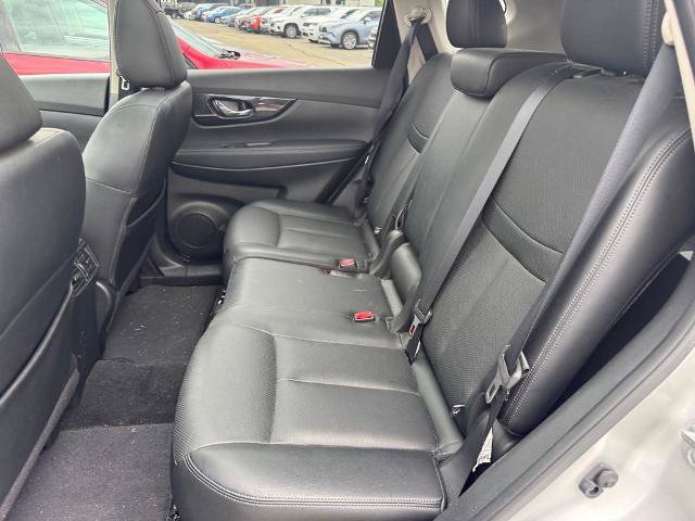 Used 2018 Nissan Rogue SL w/ Premium Package AWD/4WD image 12