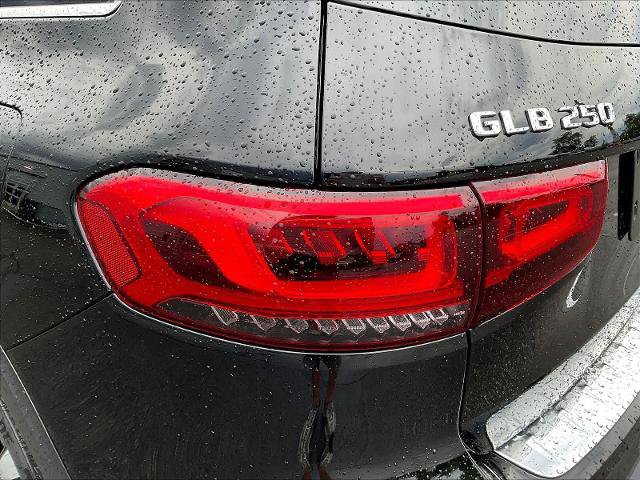 Used 2023 Mercedes-Benz GLB 250 4MATIC image 25