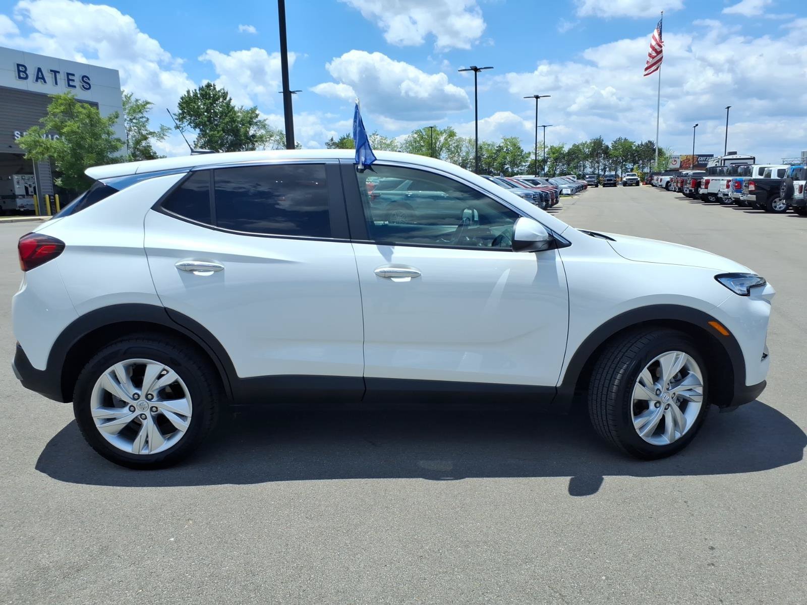 Used 2024 Buick Encore GX Preferred FWD image 2