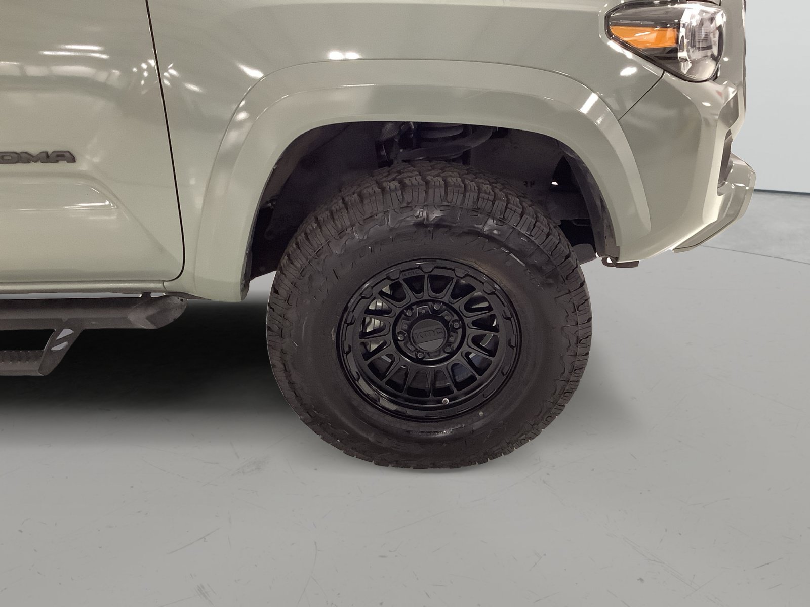 Used 2023 Toyota Tacoma TRD Sport w/ Advanced Technology Package AWD/4WD image 9
