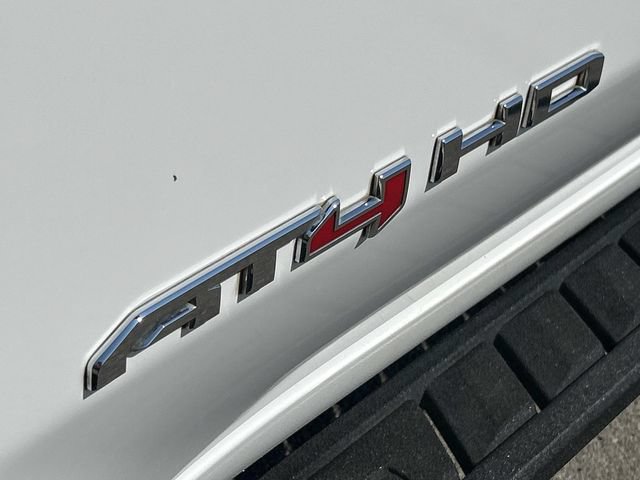 Used 2024 GMC Sierra 2500 AT4 w/ AT4 Preferred Package AWD/4WD image 11