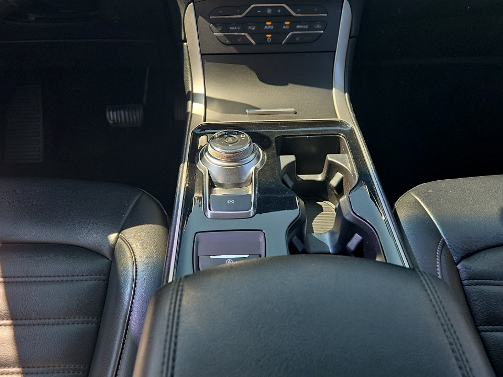 Certified 2019 Ford Edge SEL w/ Equipment Group 201A AWD/4WD image 20