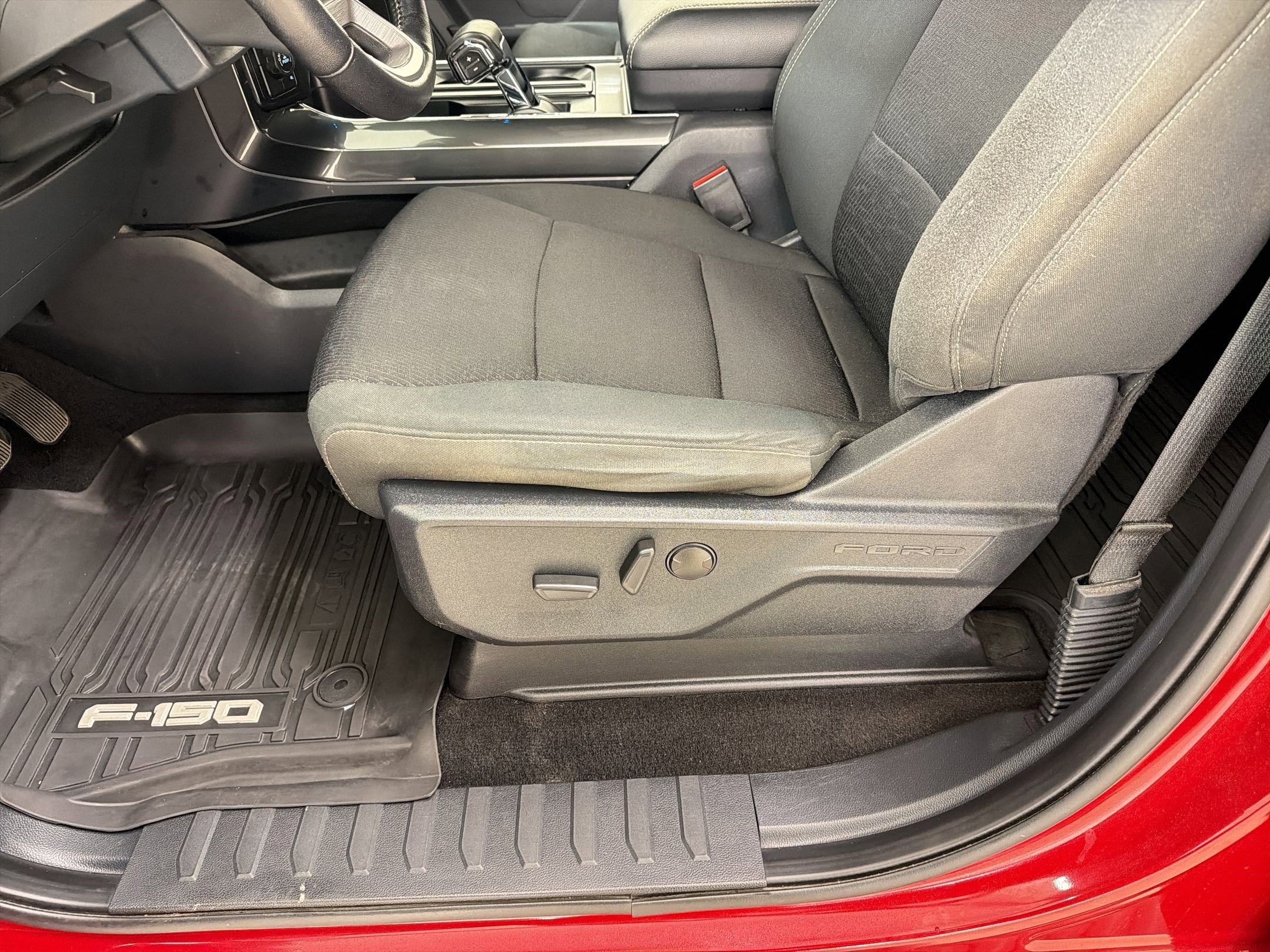 Certified 2022 Ford F150 XLT w/ Equipment Group 302A High image 13