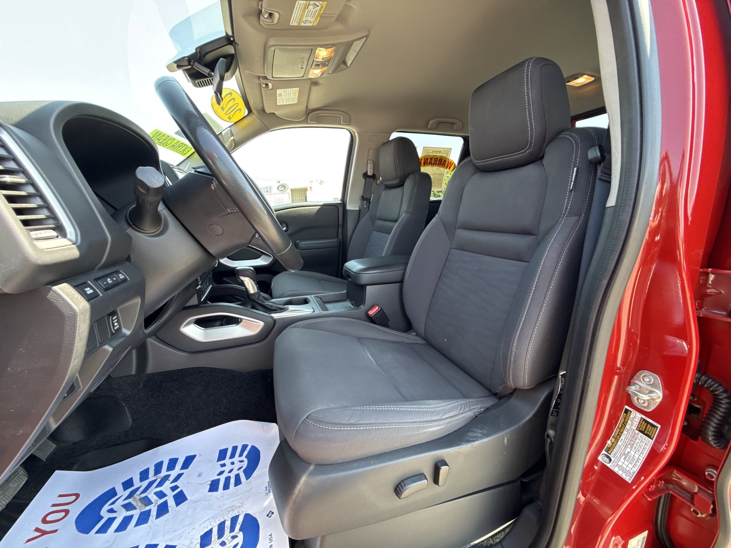Used 2022 Nissan Frontier SV AWD/4WD image 12