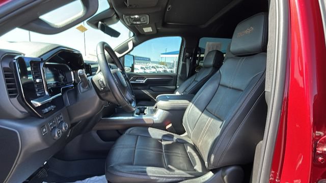Used 2024 Chevrolet Silverado 2500 High Country w/ High Country Premium Package AWD/4WD image 17