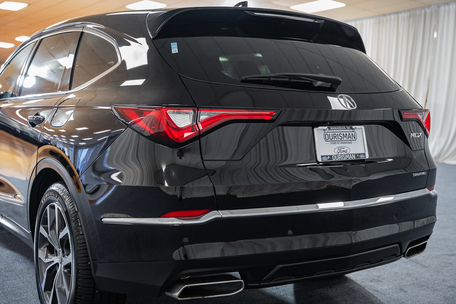 Used 2023 Acura MDX w/ Technology Package AWD/4WD image 6