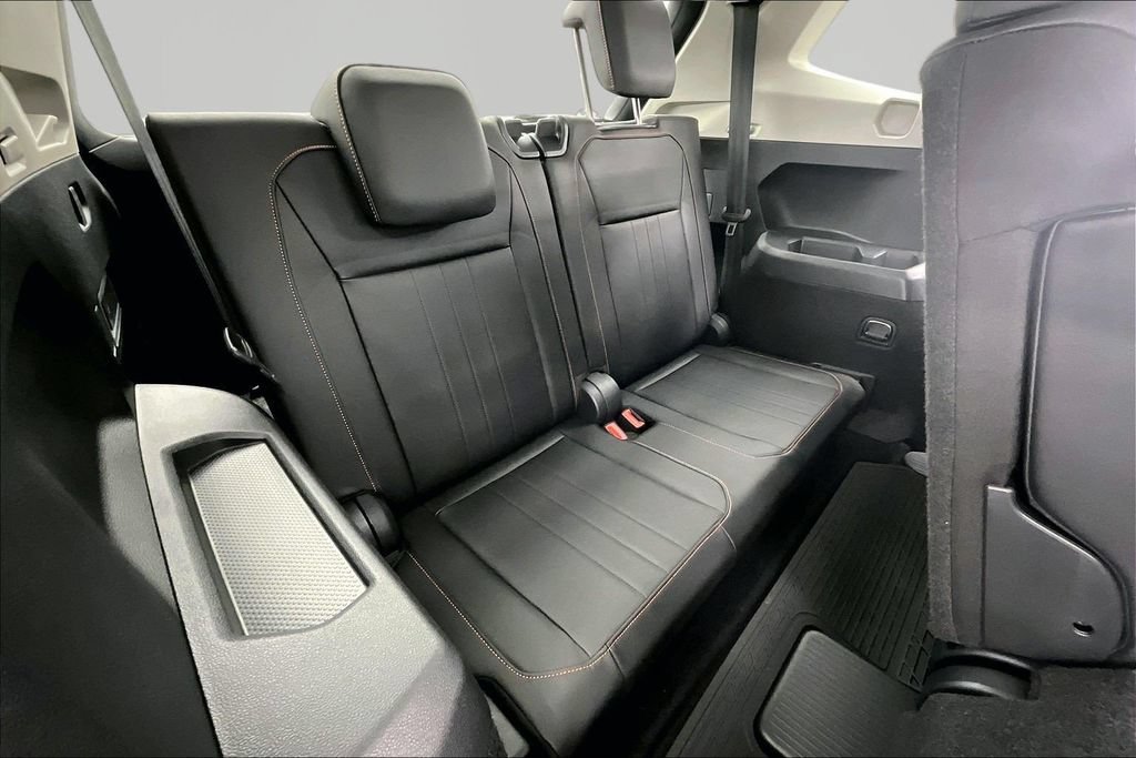 Used 2024 Volkswagen Tiguan Wolfsburg Edition w/ Panoramic Sunroof Package FWD image 28