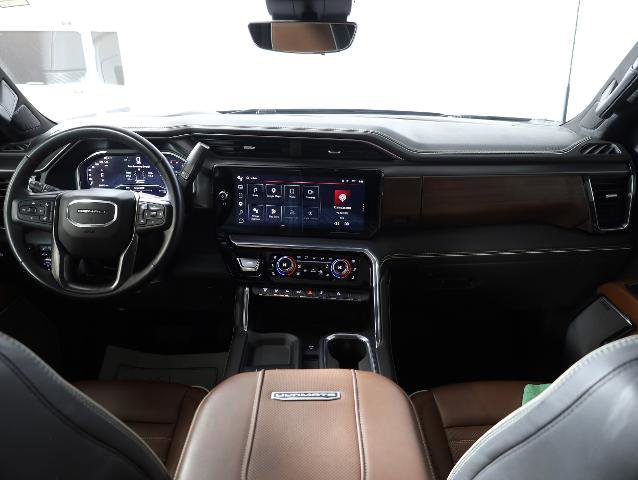 Used 2024 GMC Sierra 2500 Denali Ultimate image 13
