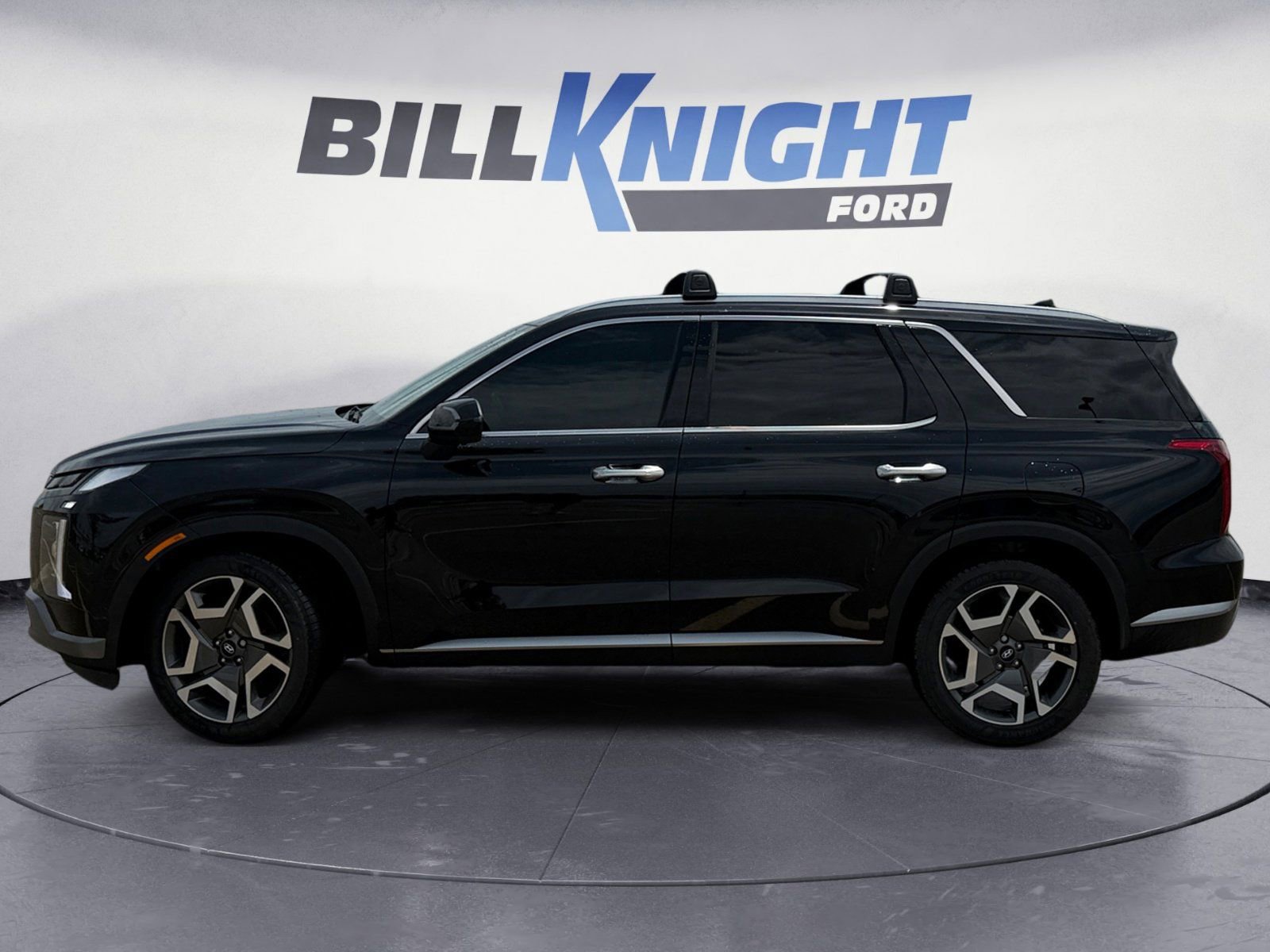 Used 2024 Hyundai Palisade SEL FWD image 2