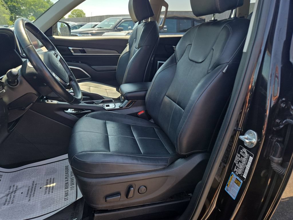Used 2022 Kia Telluride EX w/ EX Premium Package AWD/4WD image 6
