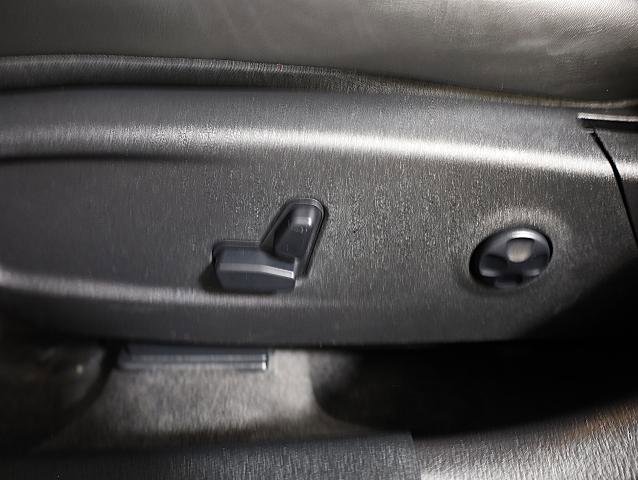 Used 2018 Chrysler 300 S w/ 300S Premium Group image 25