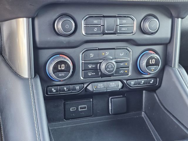 Used 2023 Chevrolet Suburban Premier image 21