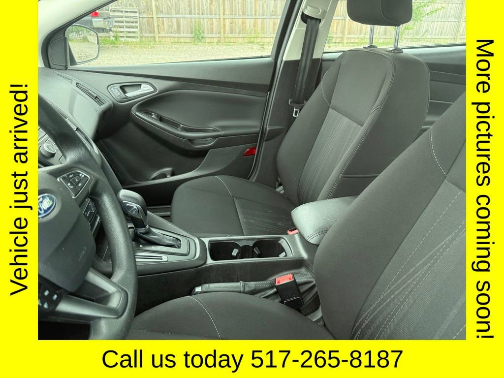 Certified 2018 Ford Focus SE FWD image 3