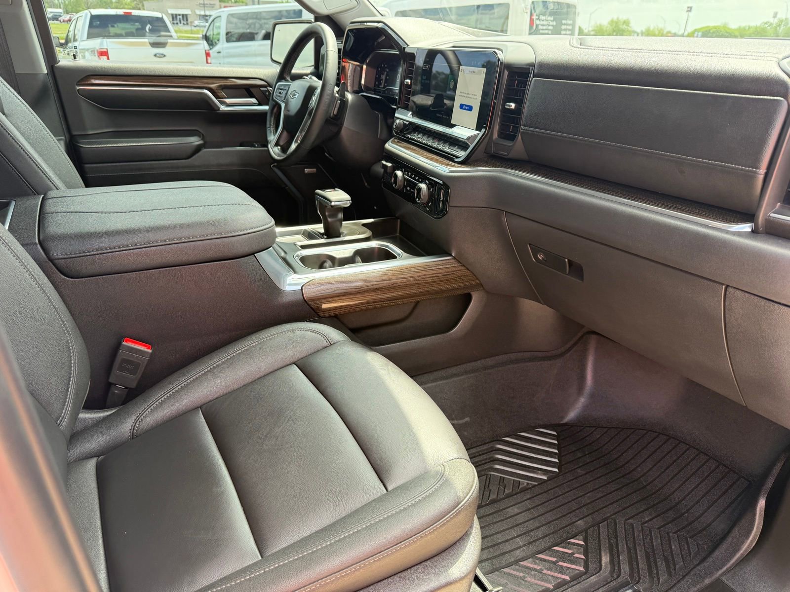 Used 2024 Chevrolet Silverado 1500 LT Trail Boss w/ LT Trail Boss Premium Package image 18