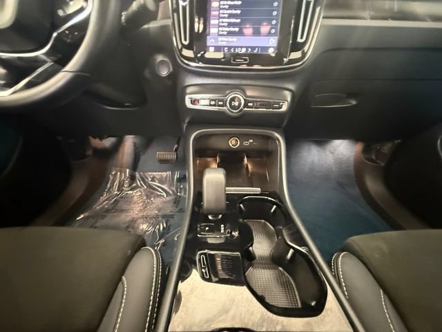 Used 2023 Volvo C40 P8 Recharge Ultimate AWD/4WD image 15